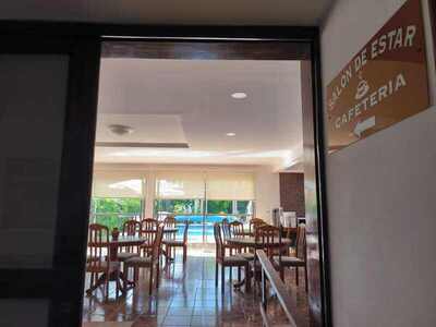 Hotel Lamas - Estacionamiento